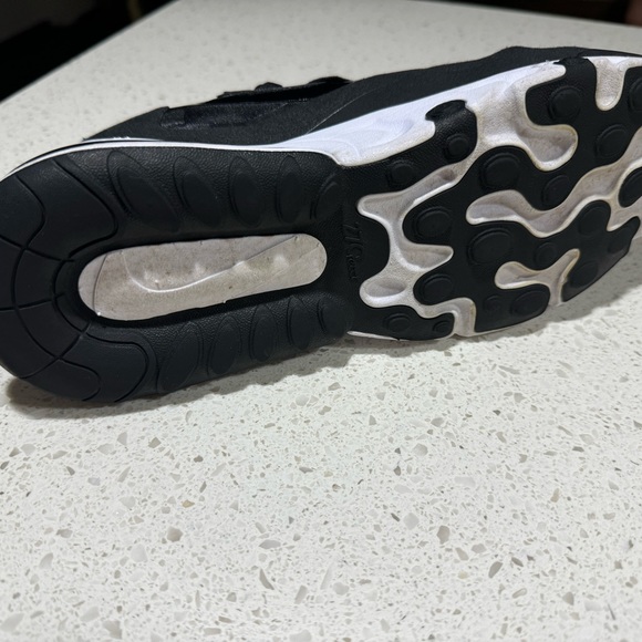 Nike AIRMAX BLACK ONLY WORN 3 times - Picture 4 of 7